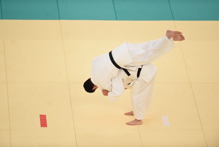 西甲战报：加西亚传射，穆尼奥斯建功，奥萨苏纳2-0莱万特